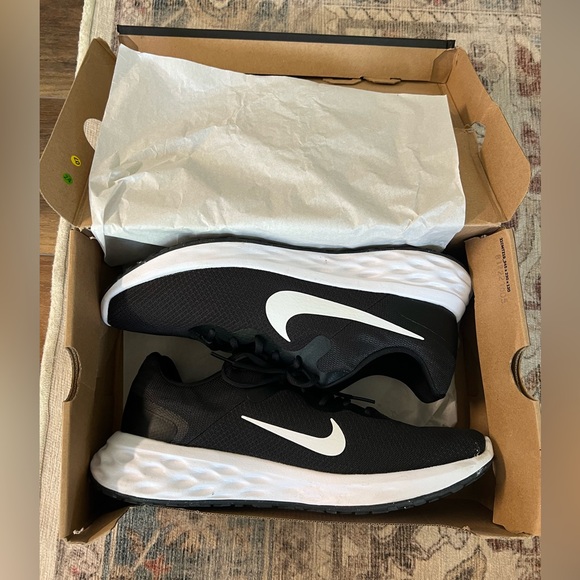 SOLD Men’s Nike Revolution 6 NN - Size 13 - Picture 3 of 6